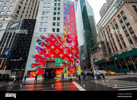 lv 5th ave|Louis Vuitton New York 5th Avenue store, United States.